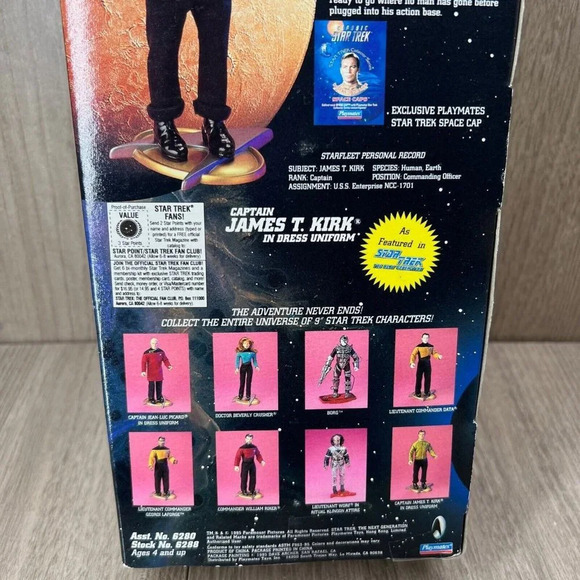 Star Trek Collector Series Capt. James T. Kirk Starfleet Edition-Playmates Toys - Picture 8 of 10